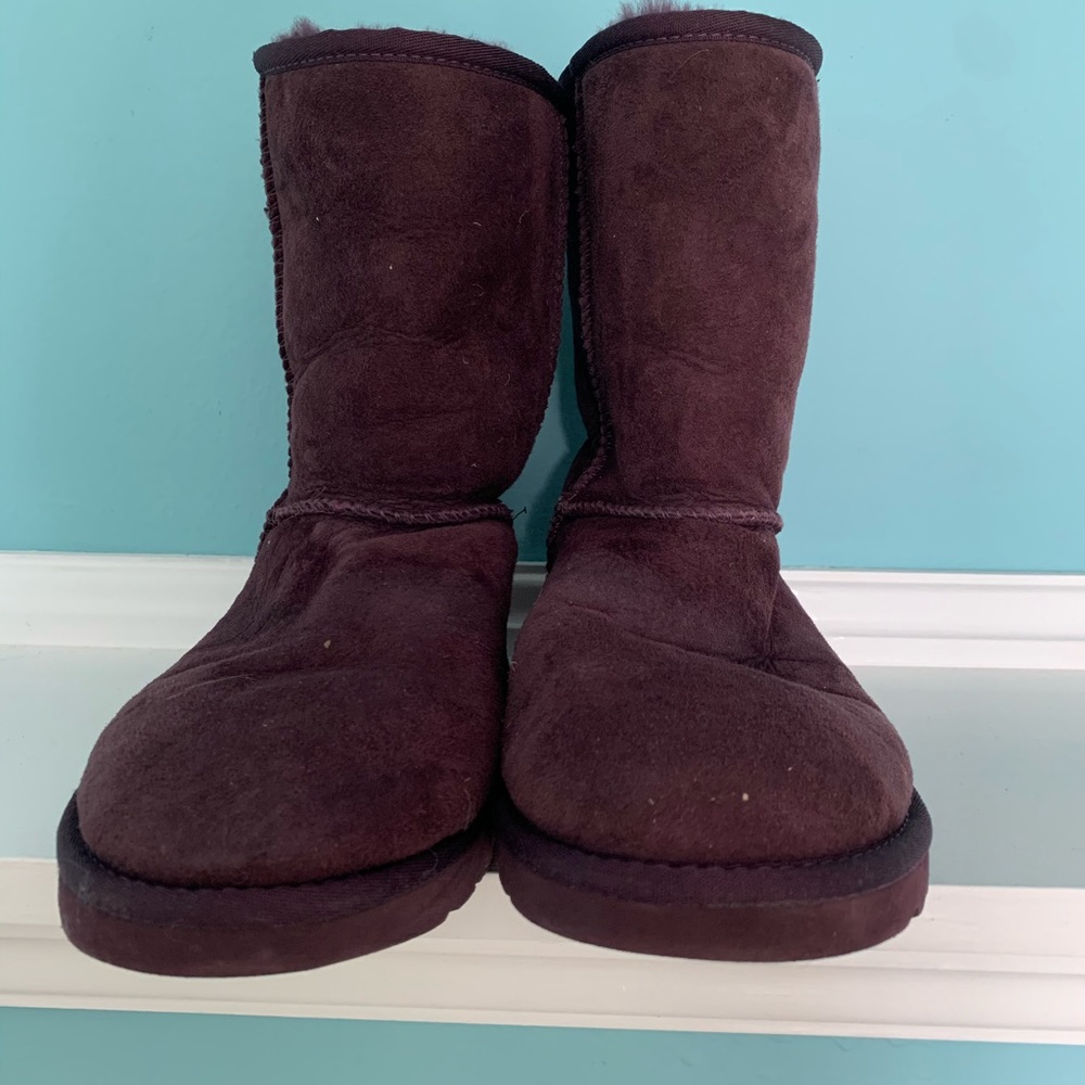 Ugg Classic short maroon 9